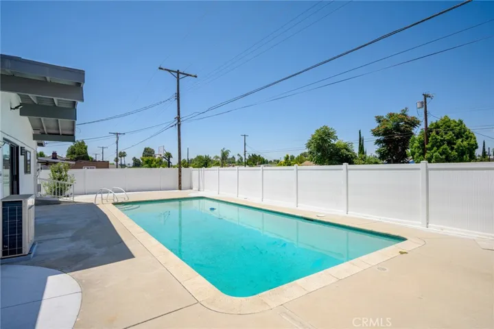 9821 Odessa Avenue, Northridge, California 91343