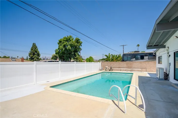 9821 Odessa Avenue, Northridge, California 91343