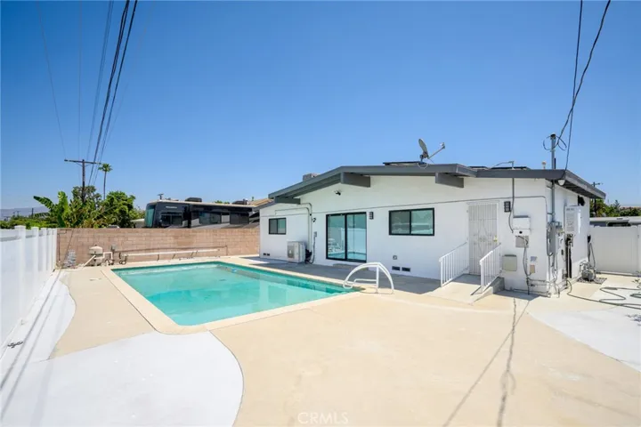 9821 Odessa Avenue, Northridge, California 91343