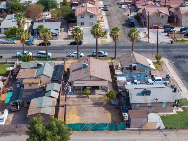 905 E 2nd St, Calexico, California 92231