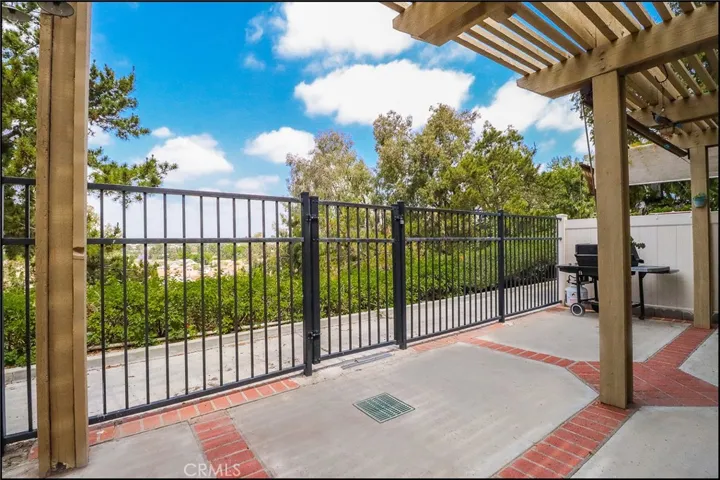 25205 Calle Madrid, Lake Forest, California 92630