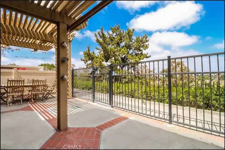 25205 Calle Madrid, Lake Forest, California 92630