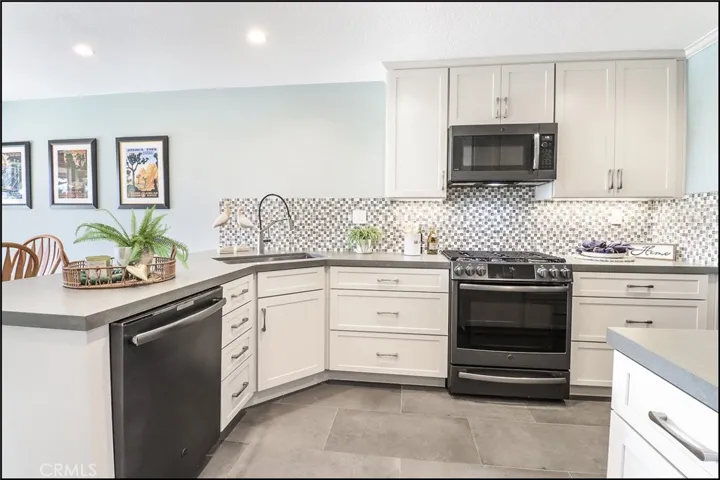 25205 Calle Madrid, Lake Forest, California 92630