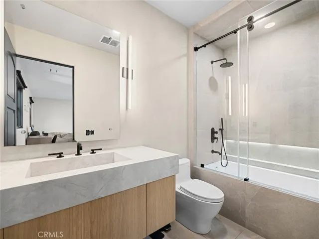 416 Holmwood Drive, Newport Beach, California 92663