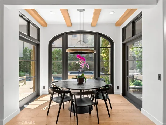 416 Holmwood Drive, Newport Beach, California 92663
