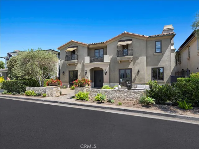 416 Holmwood Drive, Newport Beach, California 92663