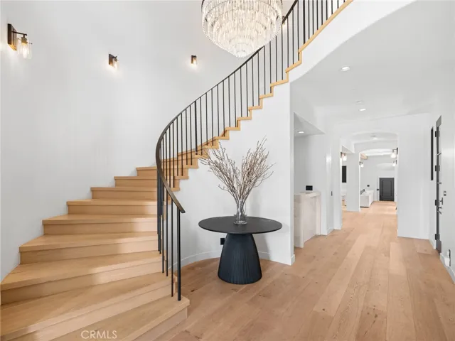 416 Holmwood Drive, Newport Beach, California 92663