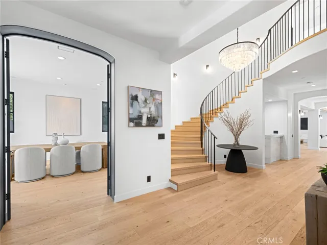 416 Holmwood Drive, Newport Beach, California 92663
