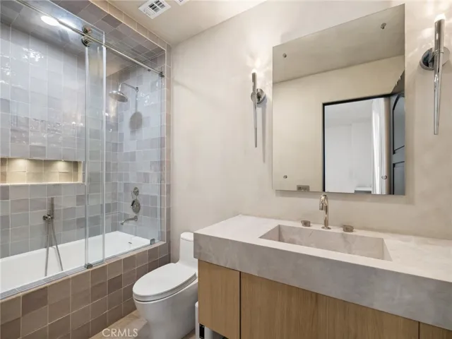 416 Holmwood Drive, Newport Beach, California 92663