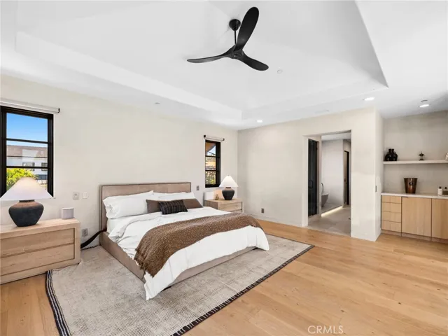 416 Holmwood Drive, Newport Beach, California 92663