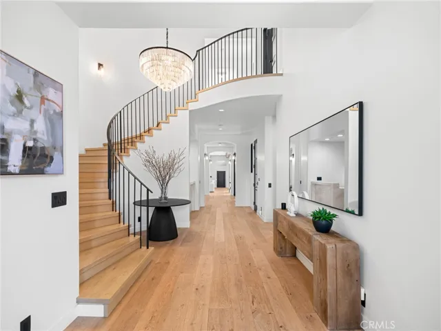 416 Holmwood Drive, Newport Beach, California 92663