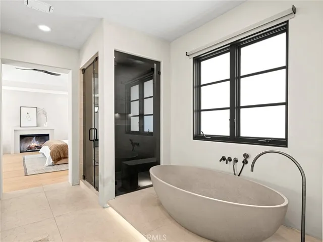 416 Holmwood Drive, Newport Beach, California 92663