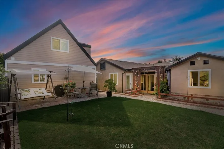 923 Governor Street, Costa Mesa, California 92627