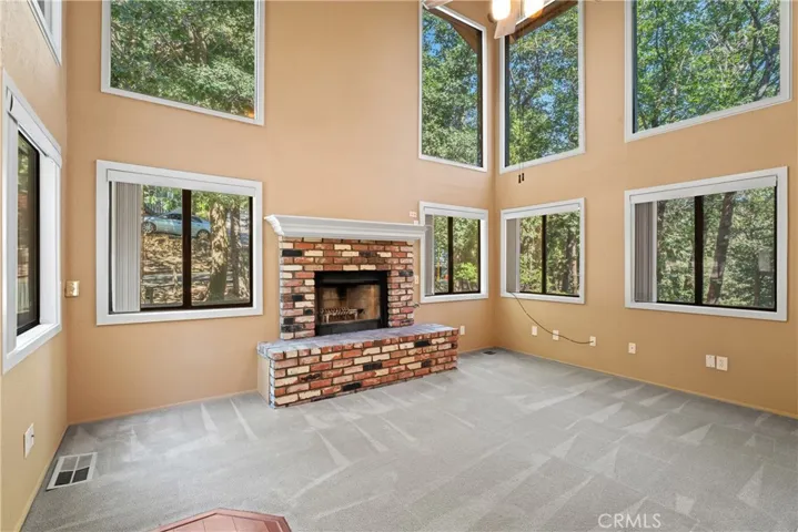 443 Davidson Lane, Crestline, California 92325