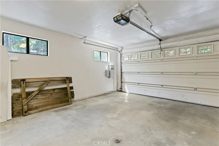 443 Davidson Lane, Crestline, California 92325