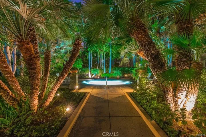 2243 Martin 217, Irvine, California 92612