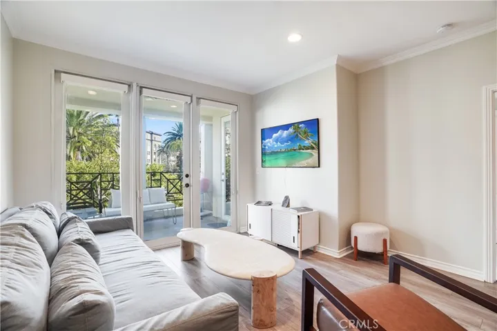 2243 Martin 217, Irvine, California 92612