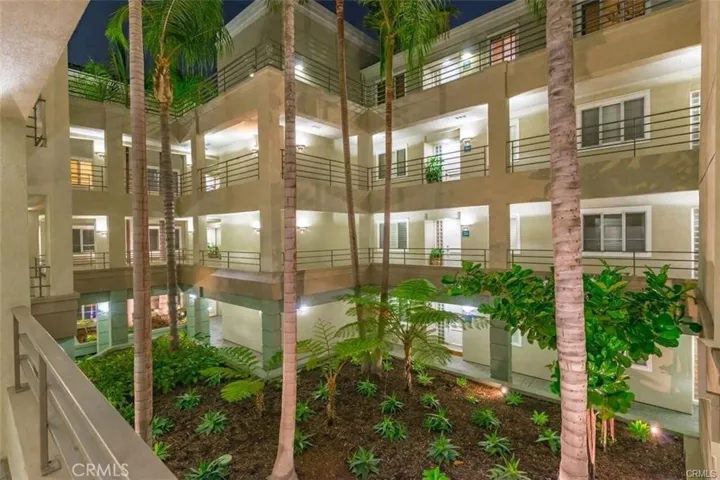 2243 Martin 217, Irvine, California 92612