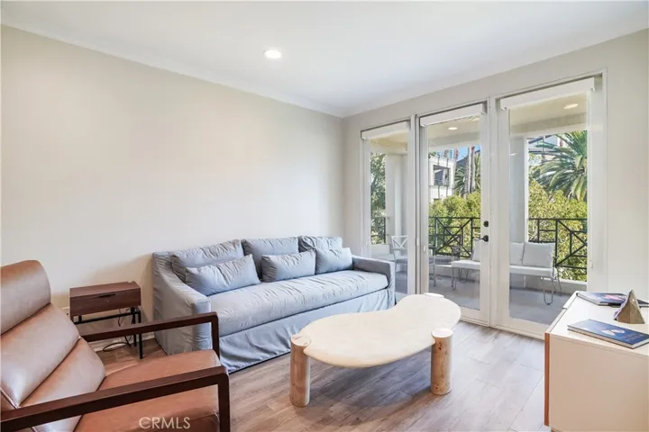 2243 Martin 217, Irvine, California 92612