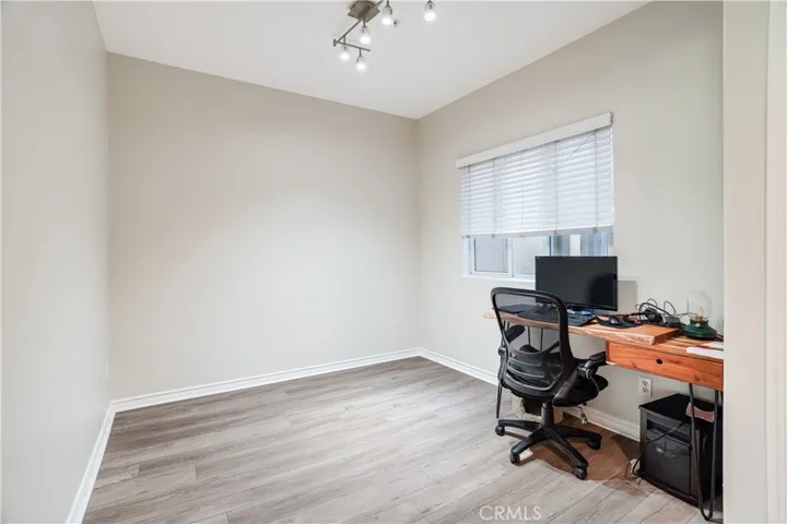 2243 Martin 217, Irvine, California 92612