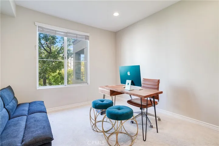 2243 Martin 217, Irvine, California 92612