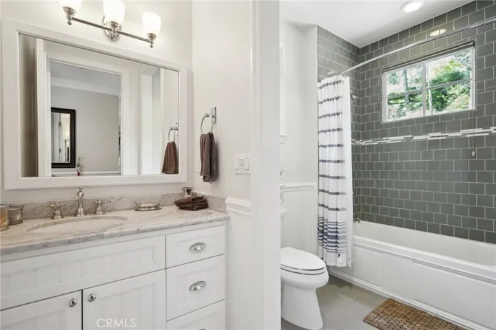 11546 Canton Drive, Studio City, California 91604