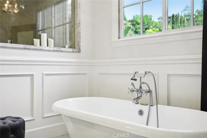 11546 Canton Drive, Studio City, California 91604