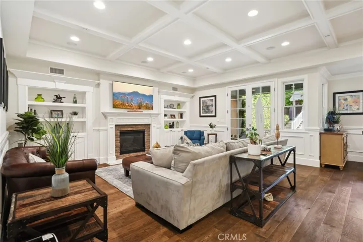 11546 Canton Drive, Studio City, California 91604
