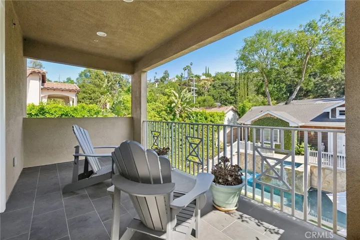 11546 Canton Drive, Studio City, California 91604