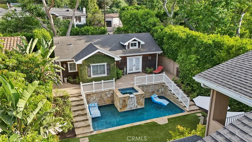 11546 Canton Drive, Studio City, California 91604