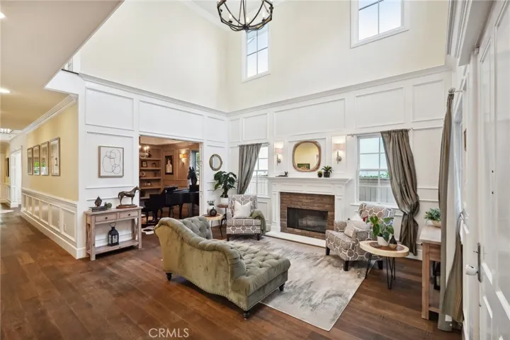 11546 Canton Drive, Studio City, California 91604