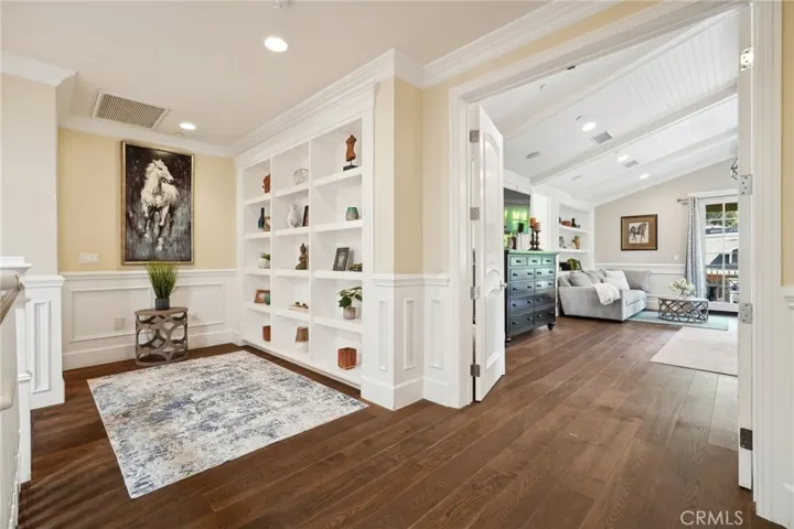 11546 Canton Drive, Studio City, California 91604