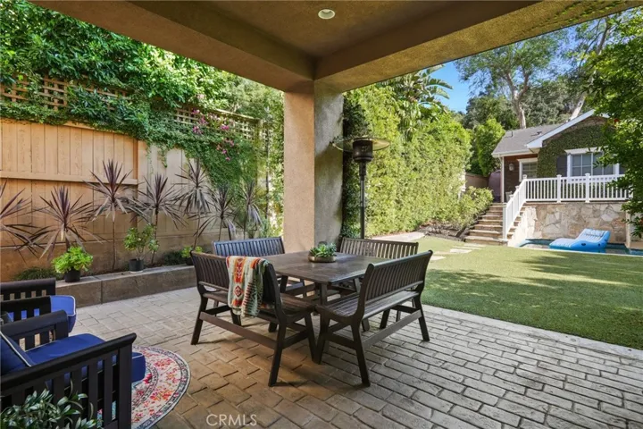 11546 Canton Drive, Studio City, California 91604