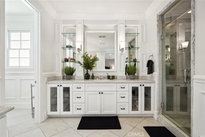 11546 Canton Drive, Studio City, California 91604
