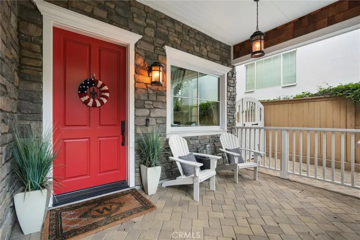 11546 Canton Drive, Studio City, California 91604