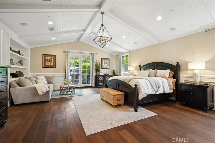 11546 Canton Drive, Studio City, California 91604