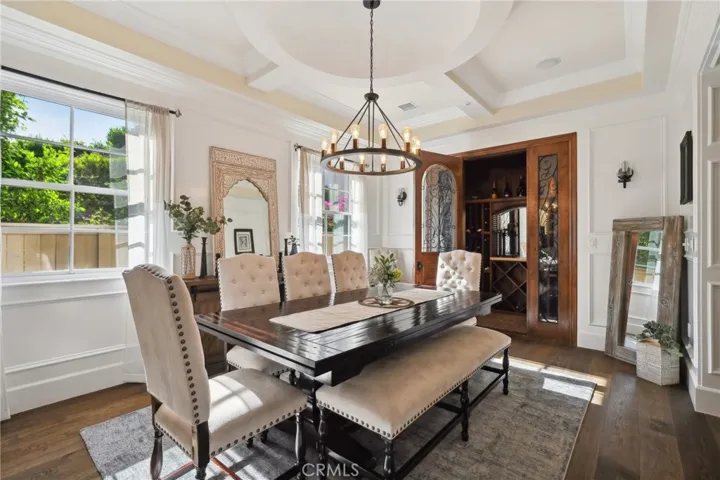11546 Canton Drive, Studio City, California 91604