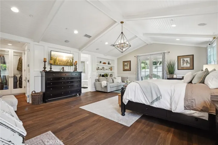 11546 Canton Drive, Studio City, California 91604