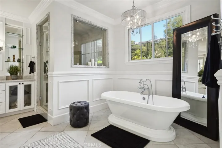 11546 Canton Drive, Studio City, California 91604