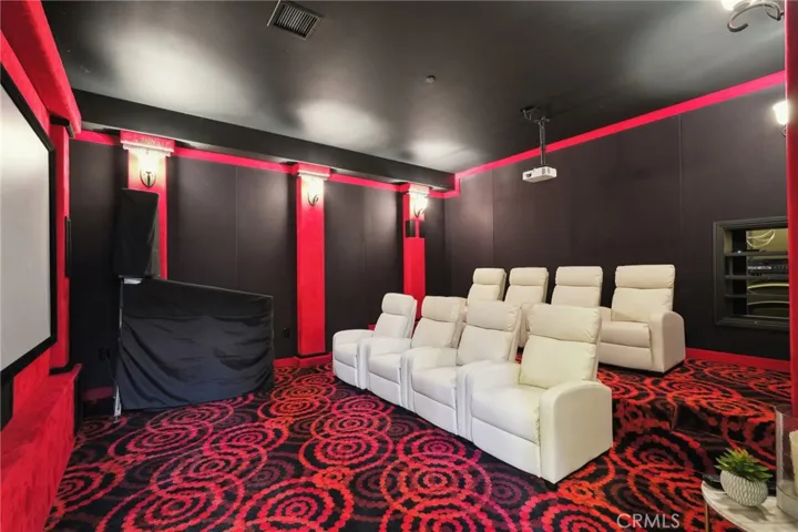 11546 Canton Drive, Studio City, California 91604