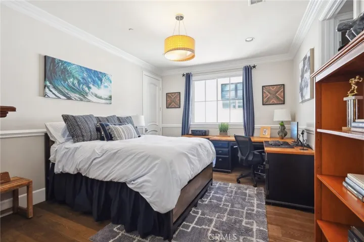 11546 Canton Drive, Studio City, California 91604