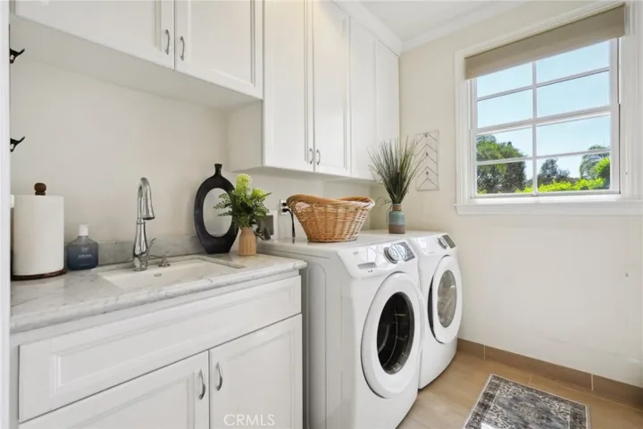 11546 Canton Drive, Studio City, California 91604