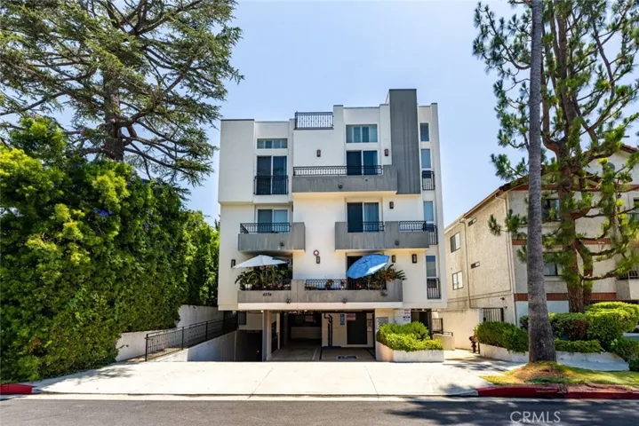 4374 Troost Avenue 101, Studio City, California 91604