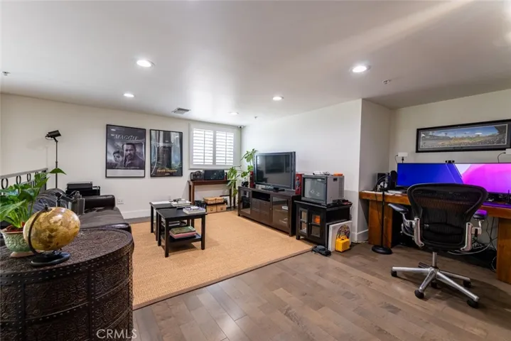 4374 Troost Avenue 101, Studio City, California 91604
