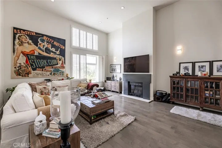 4374 Troost Avenue 101, Studio City, California 91604