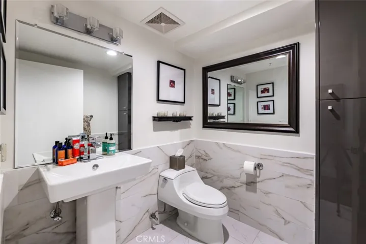 4374 Troost Avenue 101, Studio City, California 91604