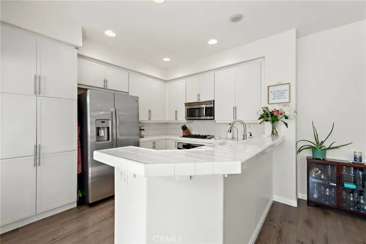 Kitchen bar can be outfitted with barstools