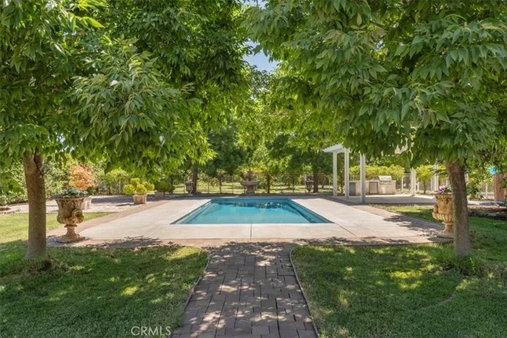 8300 Sherwood Boulevard, Los Molinos, California 96055