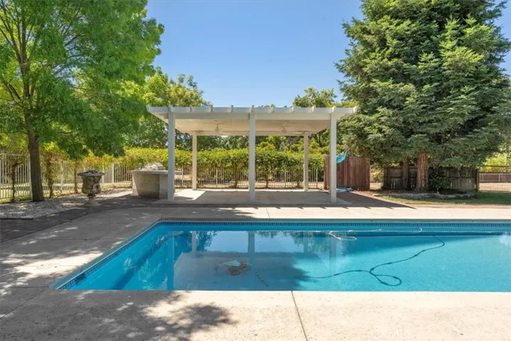 8300 Sherwood Boulevard, Los Molinos, California 96055