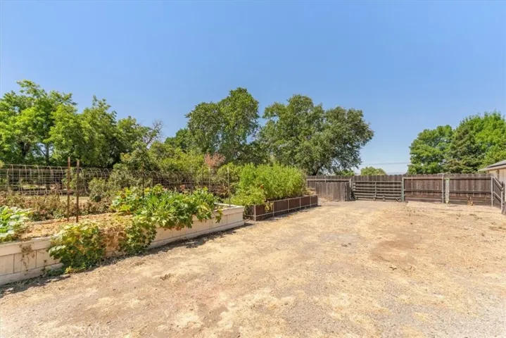 8300 Sherwood Boulevard, Los Molinos, California 96055